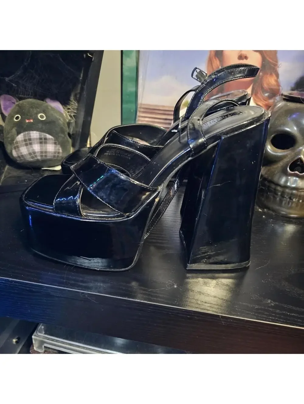 Forever 21 Women's Black Court